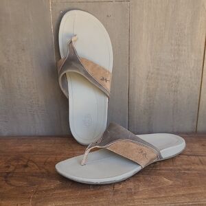 Chaco Sandals Women's sz 5 Hermosa 2-Toned Leather Flip Flop Sandal